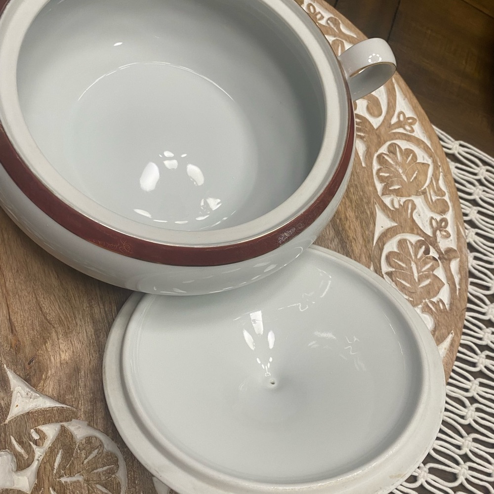 Vintage crown empire serving bowl with lid - Picture 6 of 10